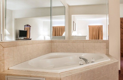 Jefferson City Hotel | Comfort Suites Jefferson City