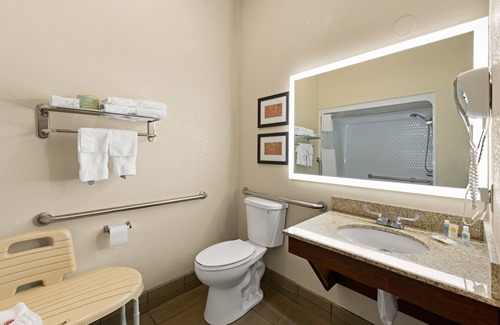 Kansas City Hotel | Comfort Suites Kansas City - Liberty