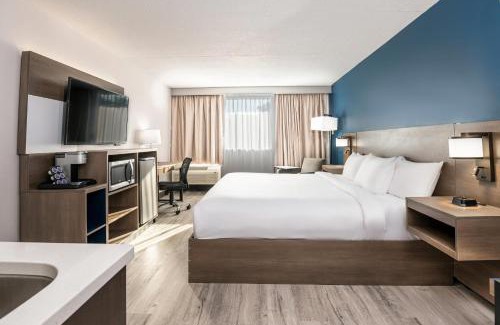 Kingston Hotel | Comfort Suites Kingston Central