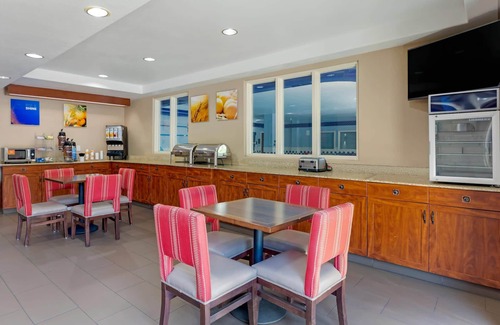Lakewood Hotel | Comfort Suites Lakewood - Denver