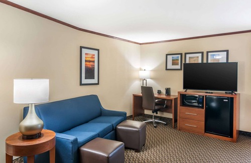 Manhattan Hotel | Comfort Suites Manhattan
