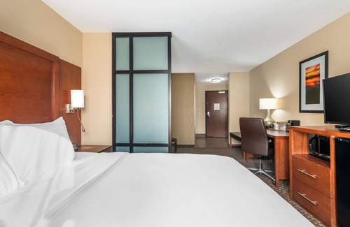 Manhattan Hotel | Comfort Suites Manhattan