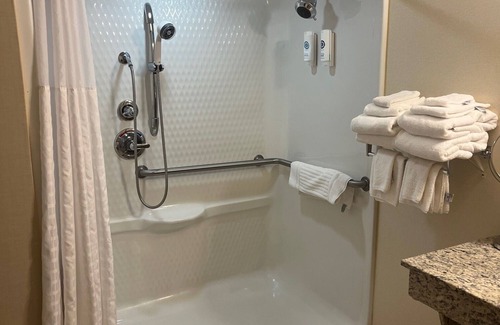 Marietta Hotel | Comfort Suites Marietta - Parkersburg