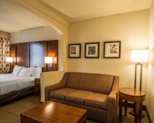 Tamiami Hotel | Comfort Suites Miami - Kendall