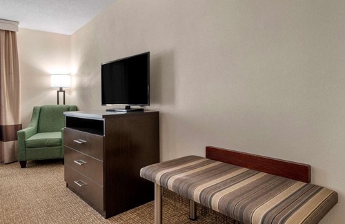 Miamisburg Hotel | Comfort Suites Miamisburg - Dayton South