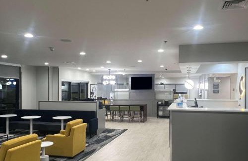 Mobile Hotel | Comfort Suites Mobile-South Alabama University Area