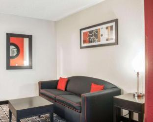 Nashville Hotel | Comfort Suites Nashville Airport - BNA