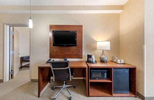 La Puente Hotel | Comfort Suites Near City of Industry - Los Angeles
