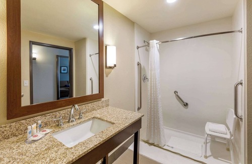 Sun Valley Hotel | Comfort Suites Near Denver Downtown