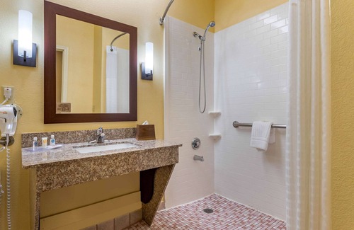Woodlake - Briar Meadow Hotel | Comfort Suites - Near The Galleria
