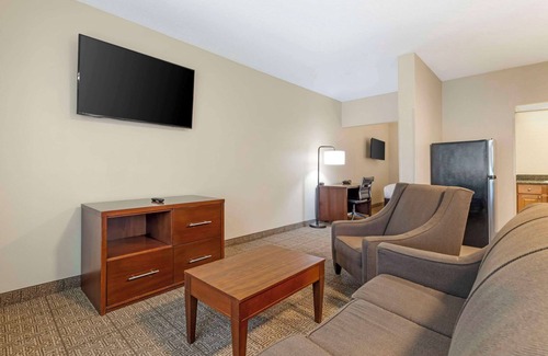 Vancouver Hotel | Comfort Suites Near Vancouver Mall
