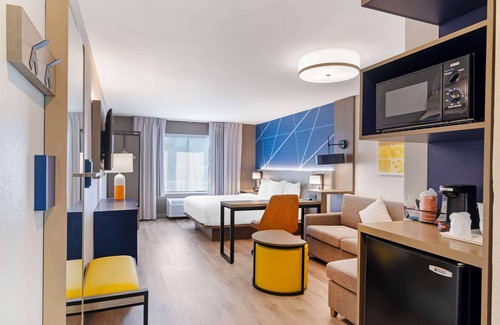 Lawrenceville Hotel | Comfort Suites Northside Hospital Gwinnett