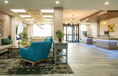 Lafayette Hotel | Comfort Suites Oil Center