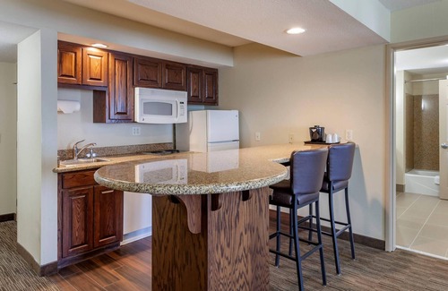 Oshkosh Hotel | Comfort Suites Oshkosh
