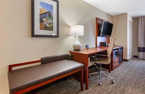 Oshkosh Hotel | Comfort Suites Oshkosh