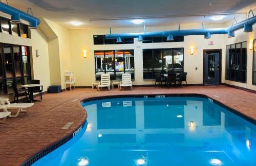 Plymouth Hotel | Comfort Suites Plymouth near US-30