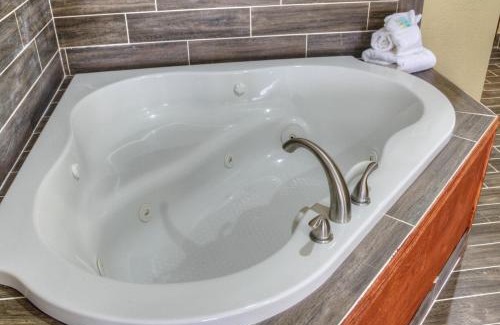 Plymouth Hotel | Comfort Suites Plymouth near US-30