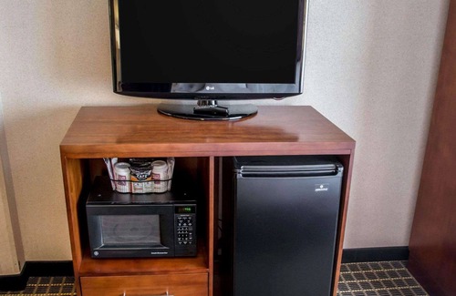 Far Southwest Hotel | Comfort Suites Portland Southwest
