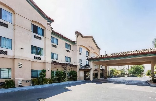 Redlands Hotel | Comfort Suites Redlands