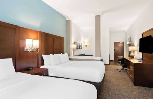 Rensselaer Hotel | Comfort Suites Rensselaer near Fair Oaks