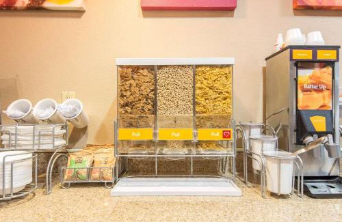 Rochester Hotel | Comfort Suites Rochester Henrietta University Area