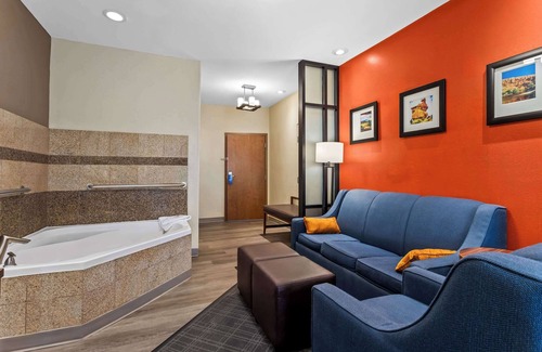 Roswell Hotel | Comfort Suites Roswell North