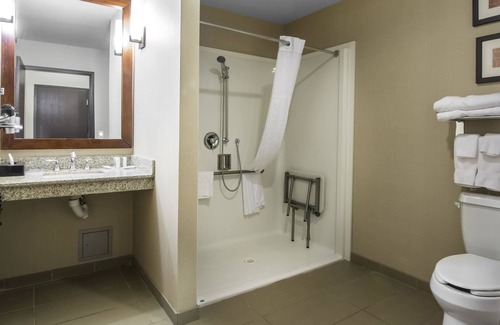 North Industrial Hotel | Comfort Suites Saskatoon