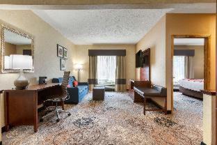 Southfield Hotel | Comfort Suites Southfield-Detroit