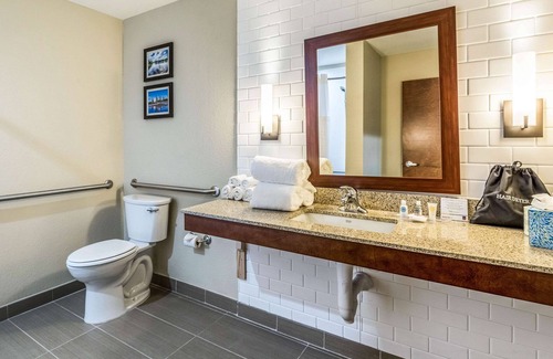 Channelview Hotel | Comfort Suites