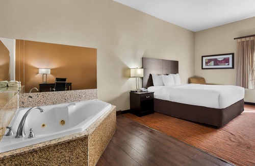 Clovis Hotel | Comfort Suites