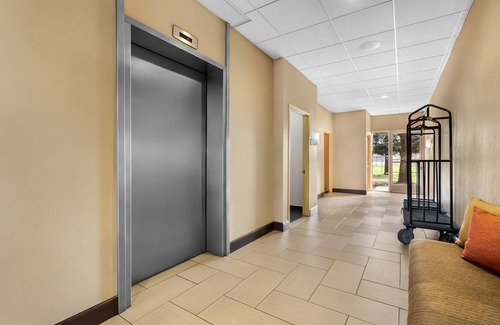 Clovis Hotel | Comfort Suites