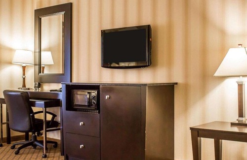 Edinboro Hotel | Comfort Suites
