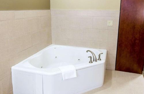 Marquette Hotel | Comfort Suites