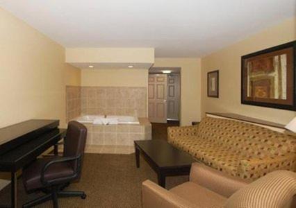 Oshkosh Hotel | Comfort Suites