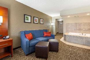Oshkosh Hotel | Comfort Suites