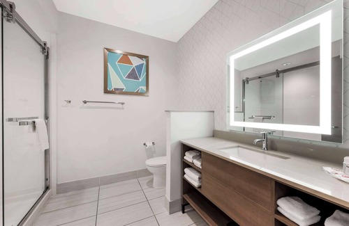 Richmond Hotel | Comfort Suites
