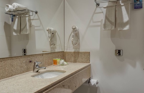 Praia do Canto Hotel | Comfort Suites Vitoria