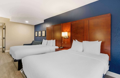 Jacksonville Hotel | Comfort Suites West Jacksonville