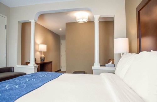 West Warwick Hotel | Comfort Suites West Warwick - Providence