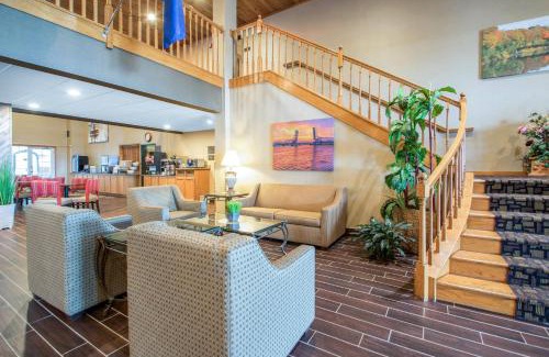 Portage Hotel | Comfort Suites Wisconsin Dells Area