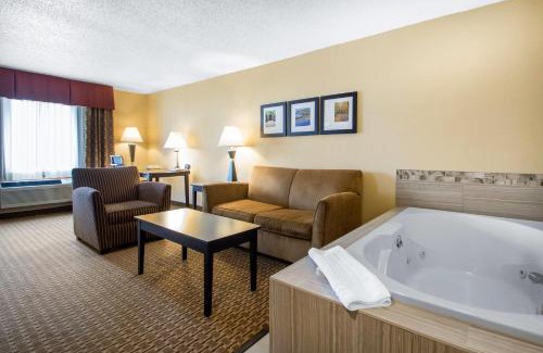 Portage Hotel | Comfort Suites Wisconsin Dells Area