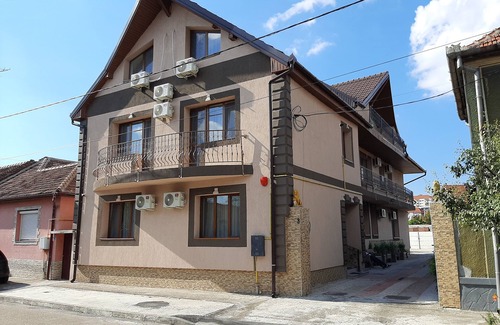 Oradea Villa | Comfort Triple Room near Shopping Center