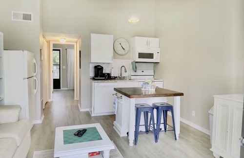 Lake Ozark Condo | Comfortable and affordable condo in four seasons. Monthly Discount Available.