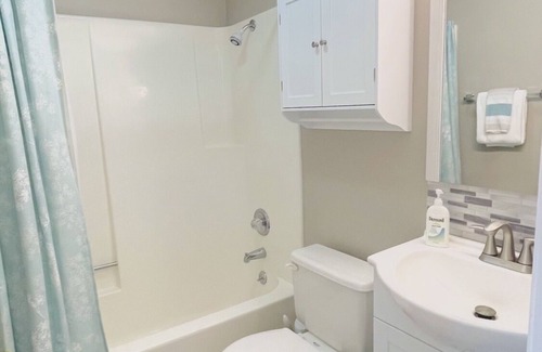 Lake Ozark Condo | Comfortable and affordable condo in four seasons. Monthly Discount Available.