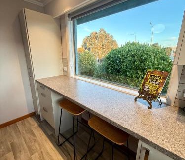 Invercargill City Centre House | Comfort & Warmth at Stag Lodge Near Queens Park