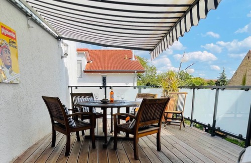 Linkenheim-Hochstetten Apartment | Comfortable apartment with a large balcony- close to KIT Nord and Karlsruhe