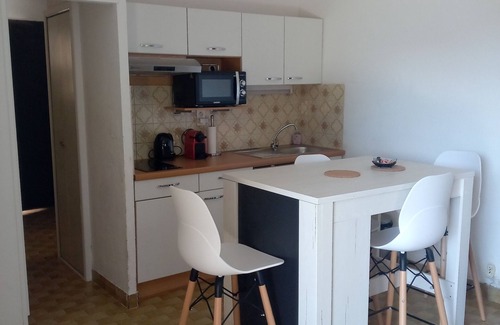 Sainte-Croix-du-Verdon Apartment | Comfortable apartment with large terrace and lake view