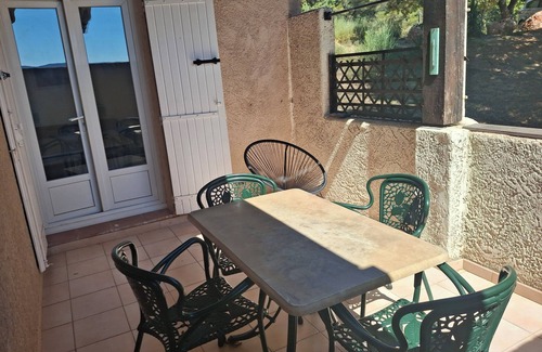 Sainte-Croix-du-Verdon Apartment | Comfortable apartment with large terrace and lake view