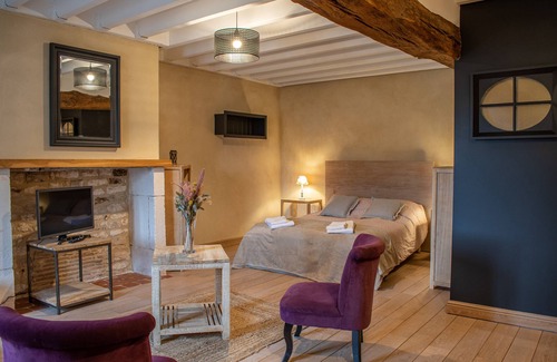 Saint-Cyr-les-Colons Cottage | Comfortable cottages in the village