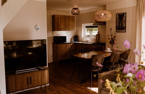 Bant House | Comfortabel 8 by Interhome